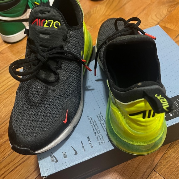 Men’s Nike 270s - Picture 2 of 3